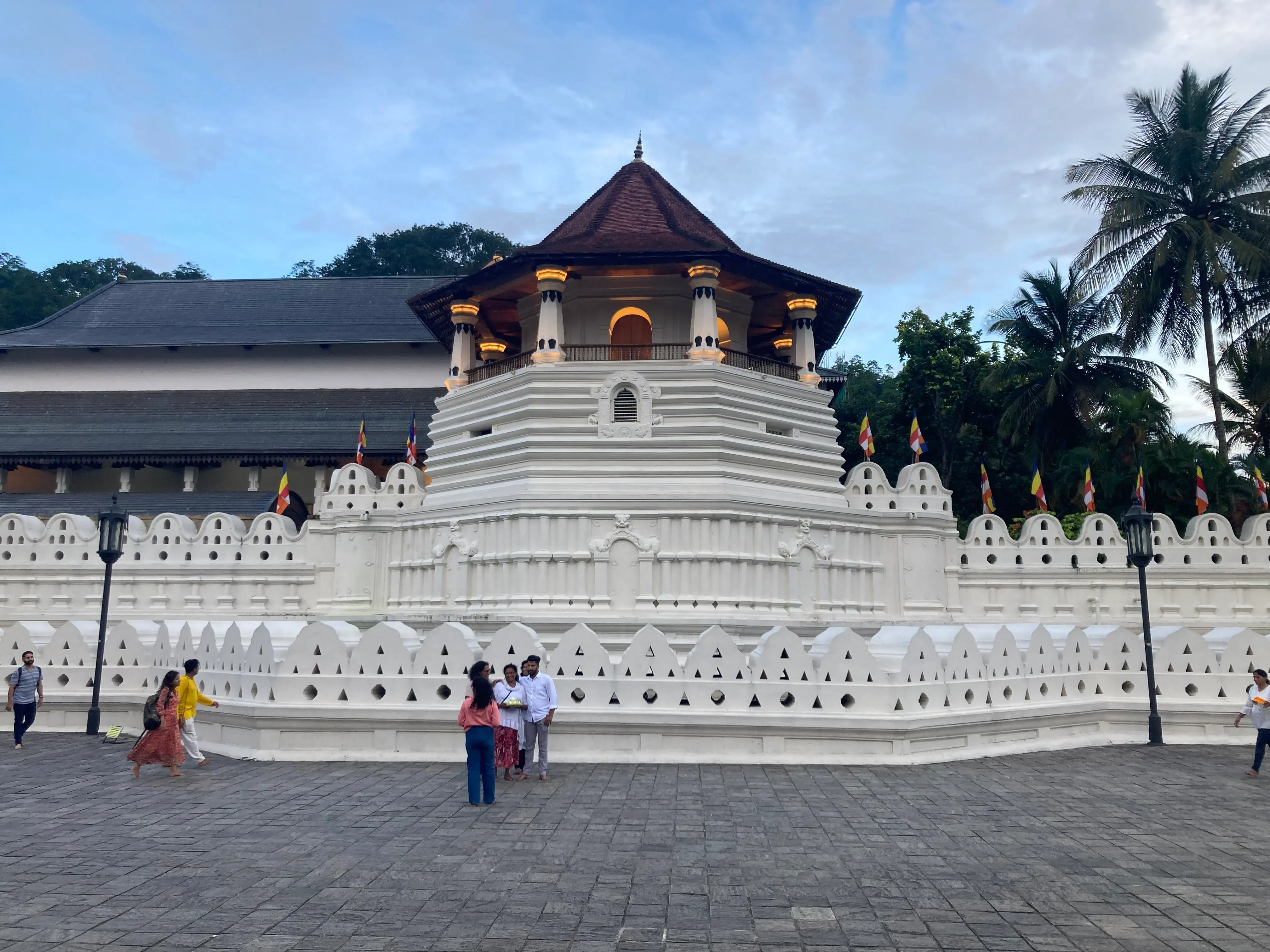 Kandy Tooth Temple from outside